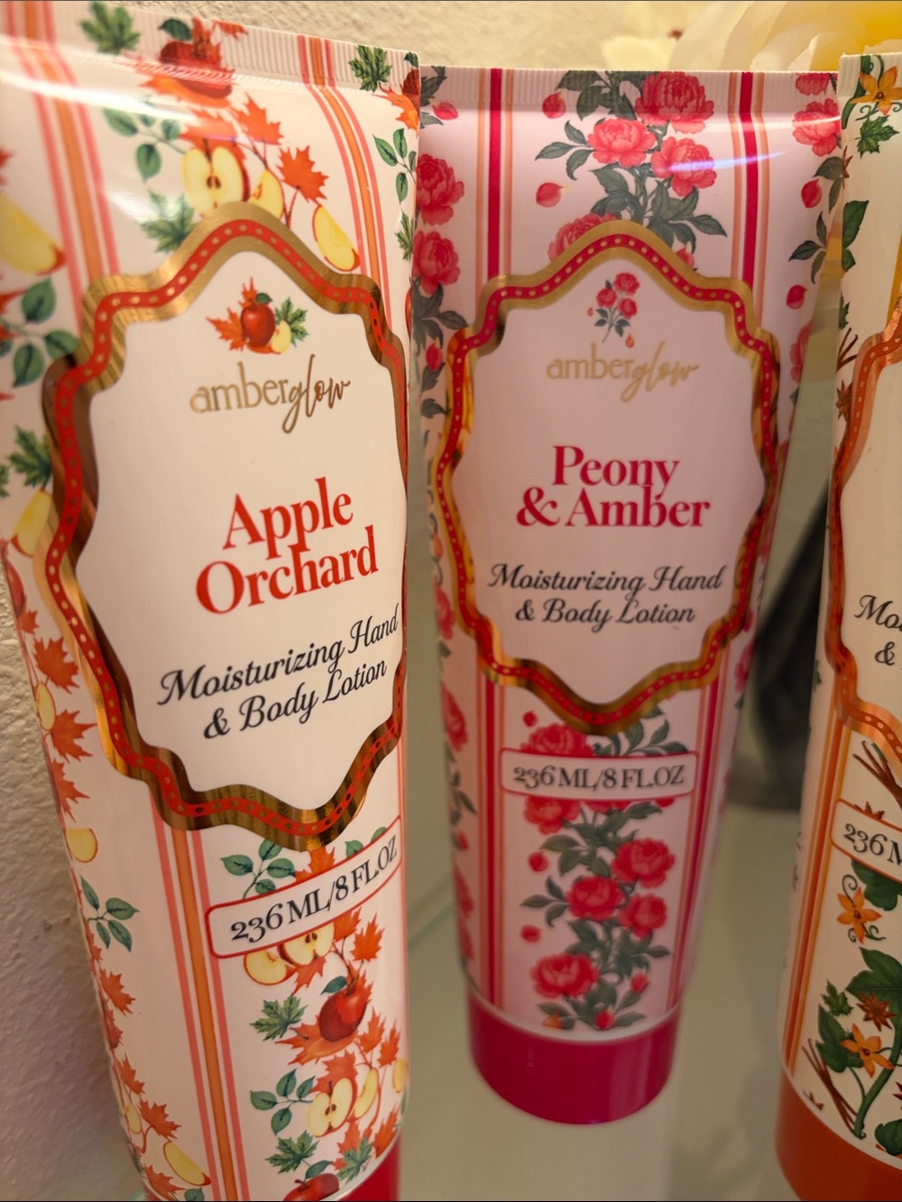 Apple Orchard Moisturizing Hand & Body Lotion - Cream (1) - Picture 3 of 5